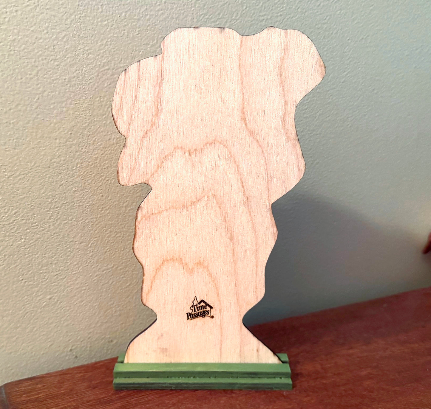 Cutout standup Girl with clover